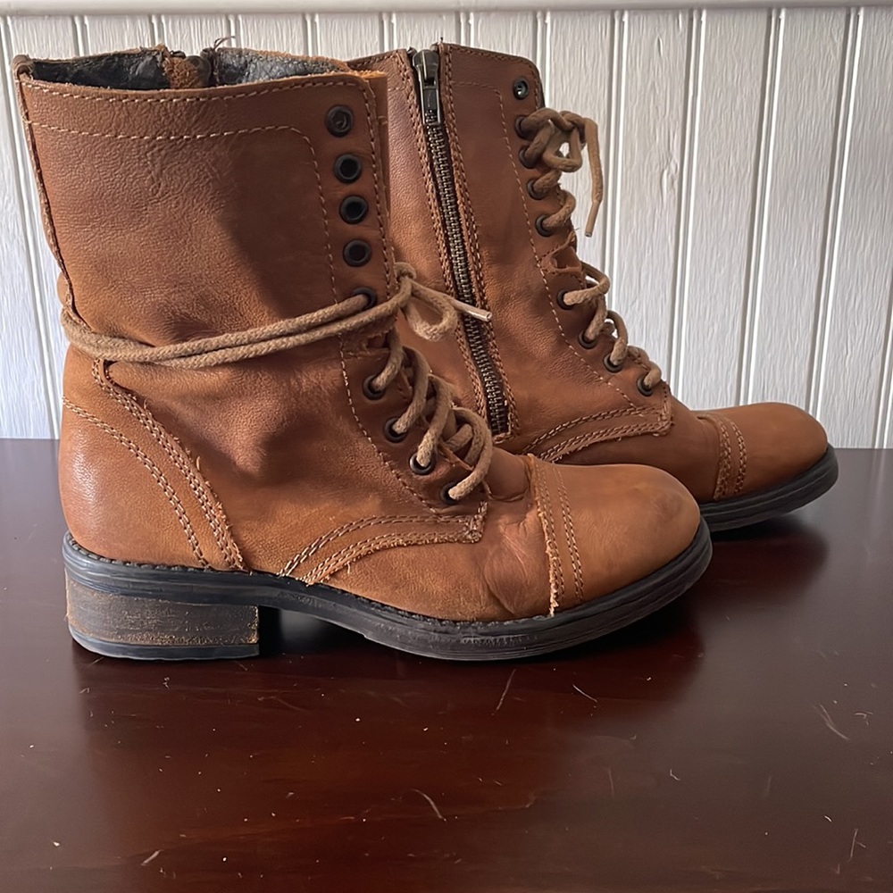 Steve Madden suede combat boot, tan, size 7